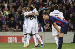 开云体育在线-皇马客场轻取巴拉多利德，本泽马破门