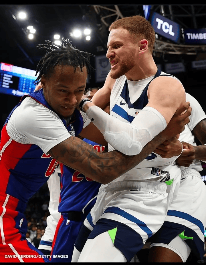 活塞后卫得分爆发,为球队取得胜利铺路 活塞后卫得分爆发,为球队取得胜利铺路