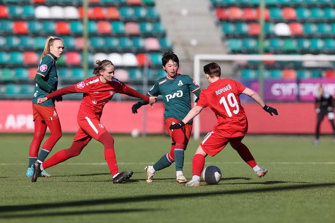 热门球队在国际赛事中展现实力,引发争议 热门球队在国际赛事中展现实力,引发争议