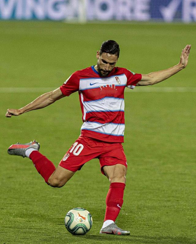 格拉纳达客场大捷,取得关键胜利 格拉纳达客场大捷,取得关键胜利