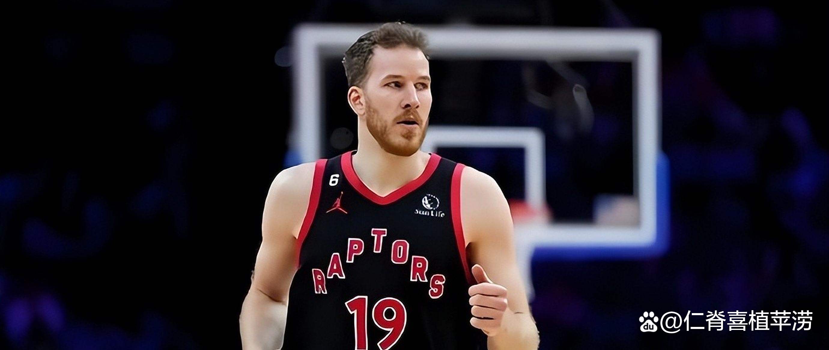 猛龙外线球员三分连中，率领球队逆袭胜利