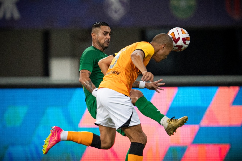 关于巴里守住阵地，客场逼平对手的信息