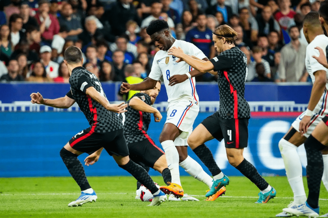 中国队鏖战法国队，李梓嘉刷新纪录